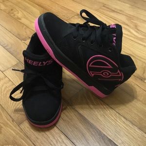 Heely’s Girls Size 3